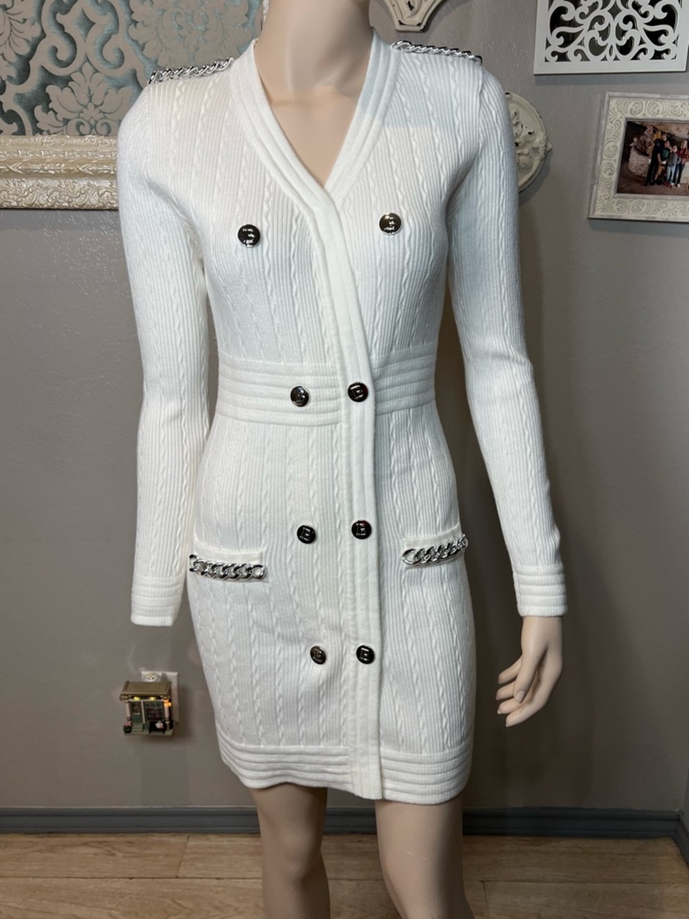 Balmain INSPIRED White Ribbed Knit Cardigan Dress with Chain-Trim Detail - Picture 7 of 15